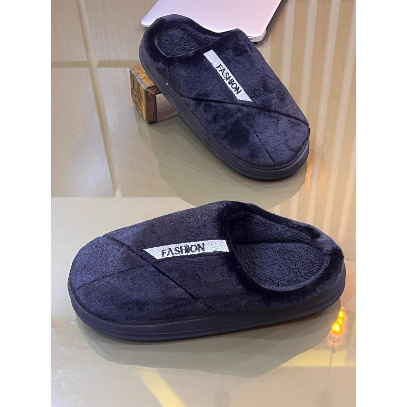 سليبر شتوي رجالي لون أسود