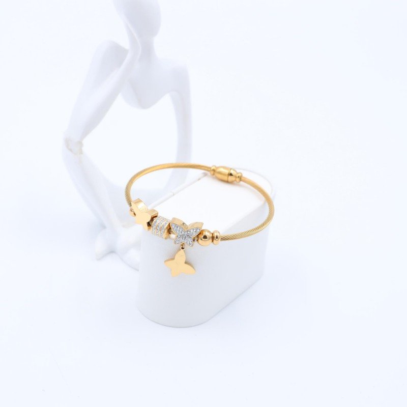 سوار لون ذهبي بتصميم فراشات