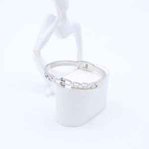 سوار لون فضي