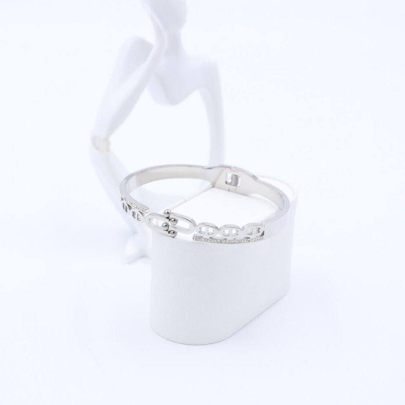 سوار لون فضي