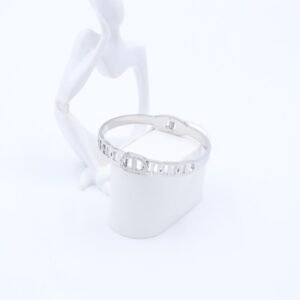 سوار لون فضي