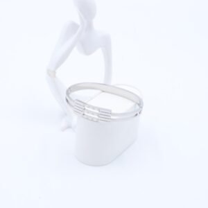 سوار لون فضي