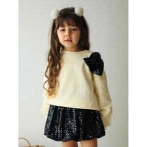 طقم تنورة + بلوزة لون بيج