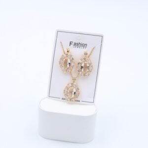 طقم حلق كرستال بتصميم بيضاوي أبيض مع سلسال بتصميم بيضاوي كريستال أبيض لون ذهبي