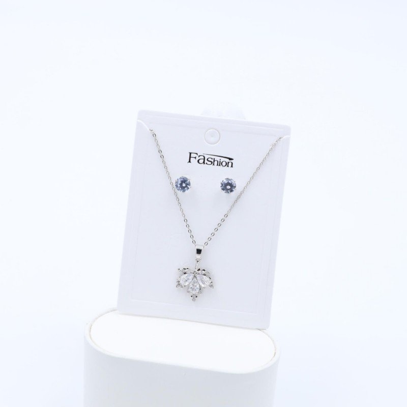 طقم حلق كرستال فضي مع سلسال بتصميم ورقة شجر