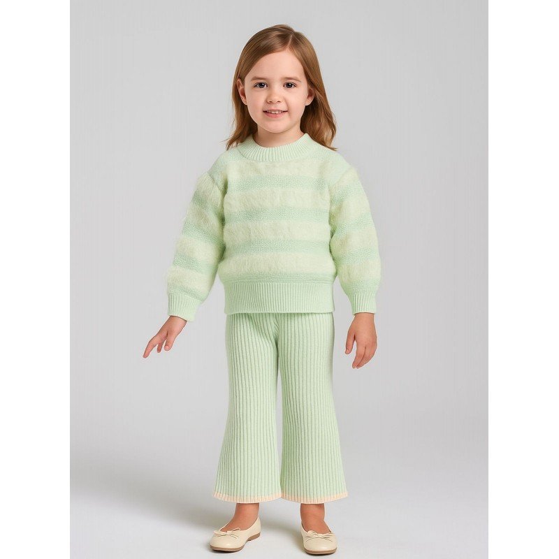 طقم صوف للأطفال لون أخضر