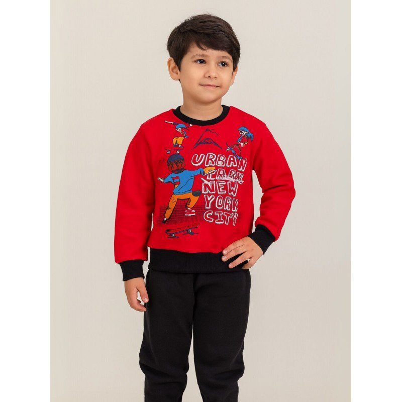 طقم قطعتين بلوزة وبنطلون ولادي لون أحمر وأسود