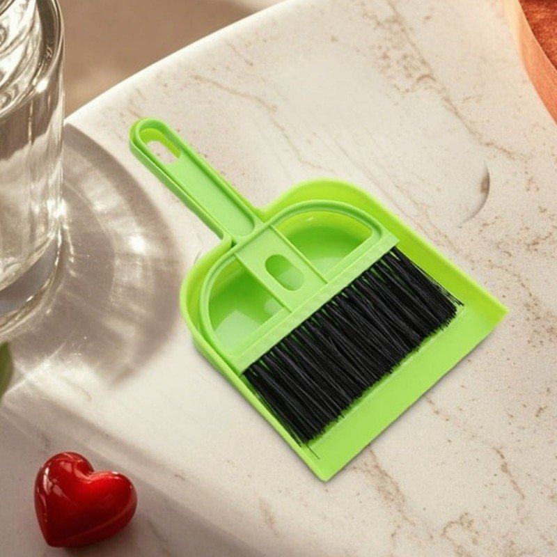 طقم مجرود ومكنسة مكتبية