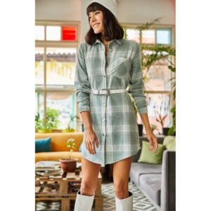 قميص كروهات باللون الفستقي والابيض