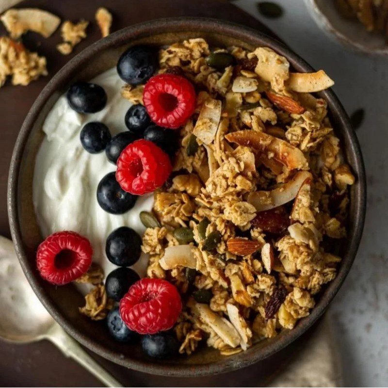 4 علب جرانولا فريش – شوفان كامل مع مكسرات وفواكه مجففة وبذور مع عسل، وجبة صحية مشبعة تمنح طاقة متواصلة، وبديل صحي لأطفال المدارس. - Image 2