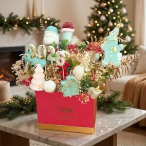 باقه شموع الكريسماس معطره حجم كبير مكون من 19 شمعه مع رقم 2026 وبوكس مع ورد مجفف