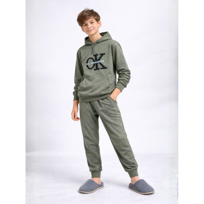 بجامة مخمل قطعتين بطاقية ولادي لون زيتي