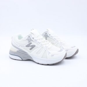 بوت رياضي ستاتي لون ابيض