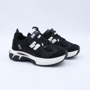 حذاء رياضي بناتي لون اسود