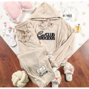 طقم مخمل ستاتي قطعتين للنساء لون بيج