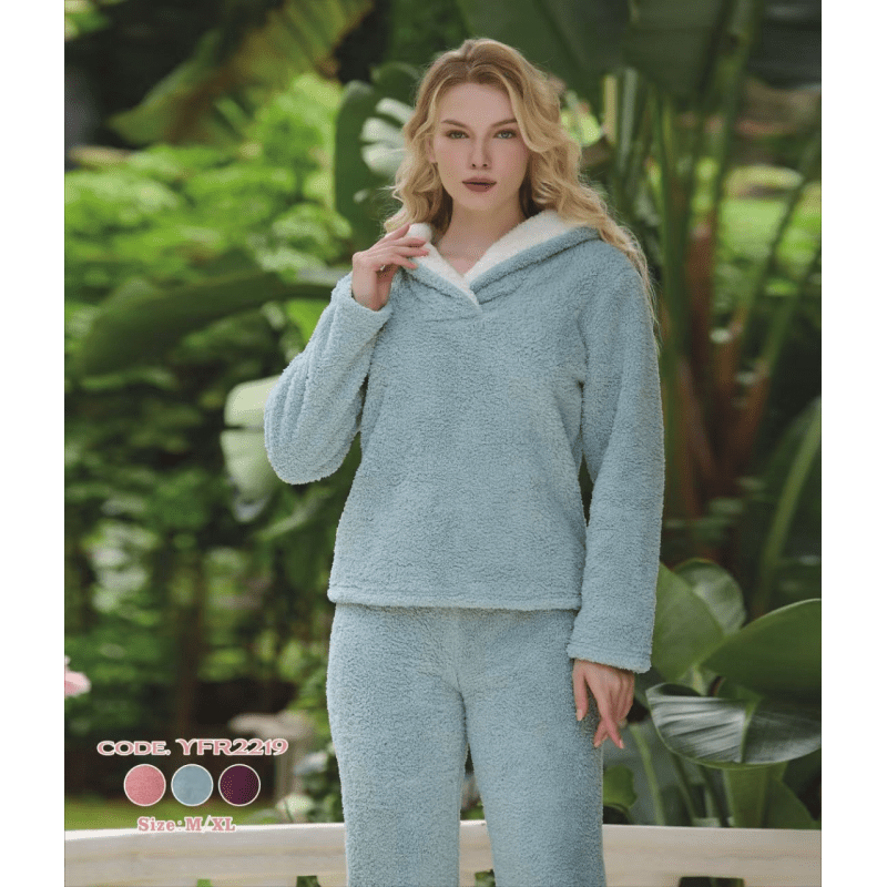 بجامة فرو نسائية قطعتين لون ازرق فاتج