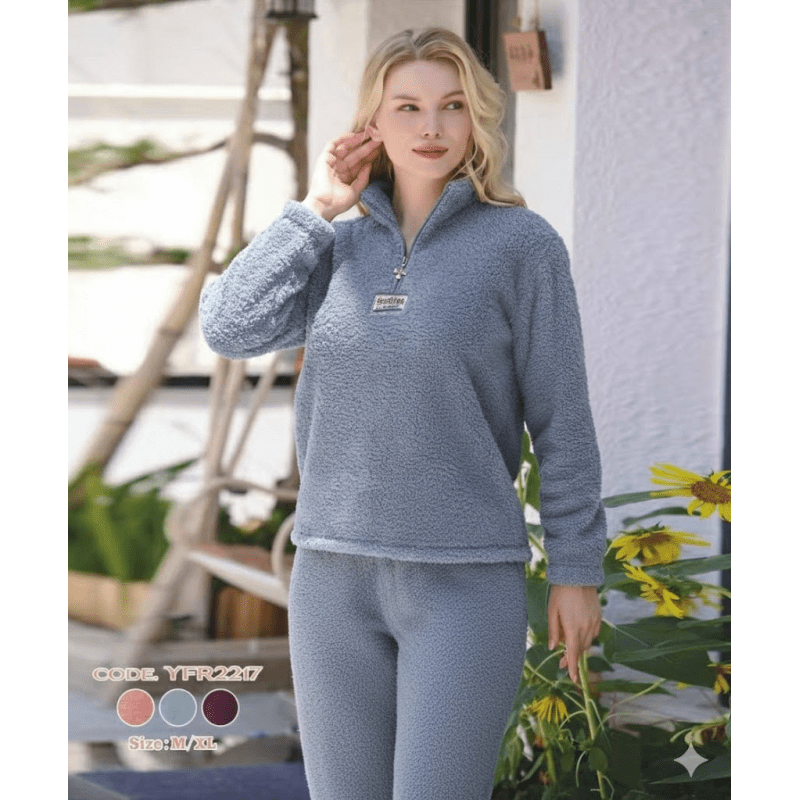 بجامة فرو نسائية قطعتين لون ازرق فاتج