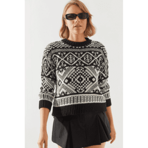 بلوز شتوي باللون الابيض والاسود