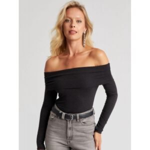 بلوزة ستاتي اوف شولدر لون أسود