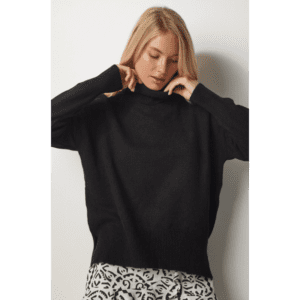 بلوزة ستاتي شتوي قبة عالية لون أسود