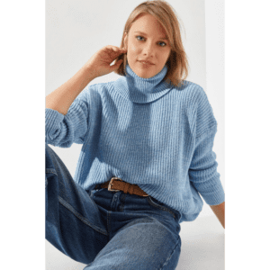بلوزة ستاتي صوف لون أزرق قبة عالية
