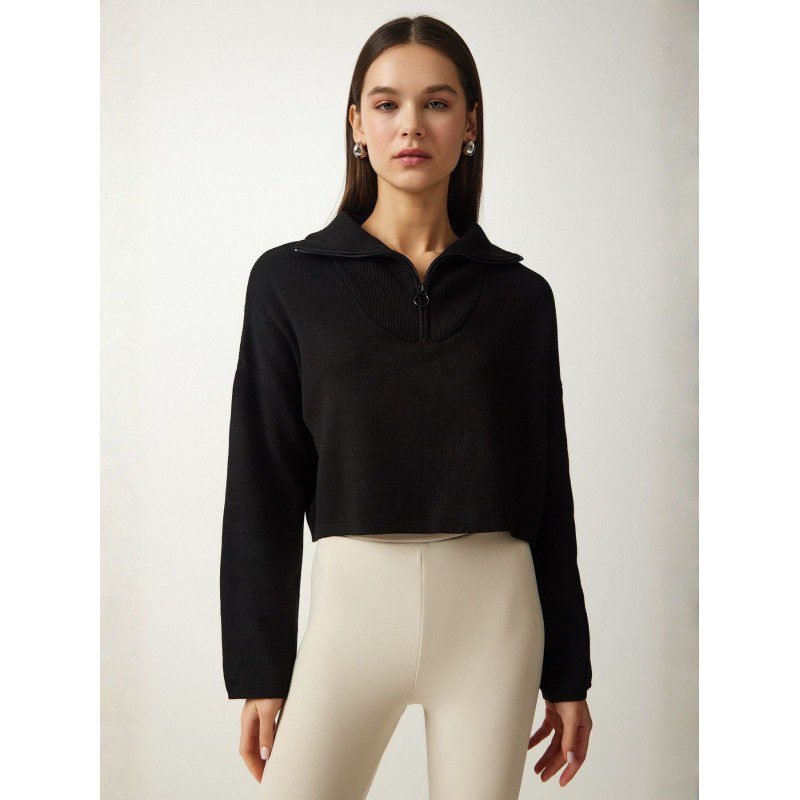 بلوزة ستاتي قصيرة لون أسود