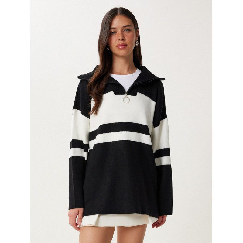 بلوزة ستاتي لون أسود وأبيض