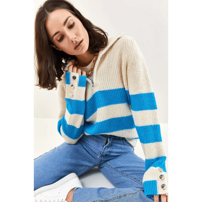 بلوزة ستاتي لون بيج وأزرق