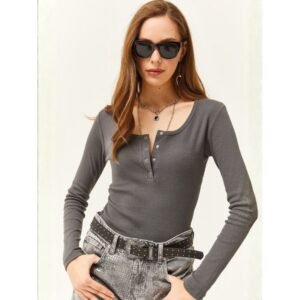 بلوزة ستاتي لون سكني