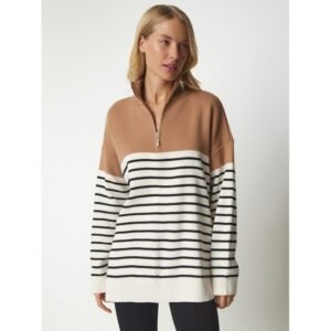 بلوزة ستاتي لون عسلي مخطط أسود وأبيض