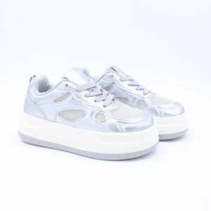 بوت رياضي جلد نعل عريض للنساء لون ابيض وسكني