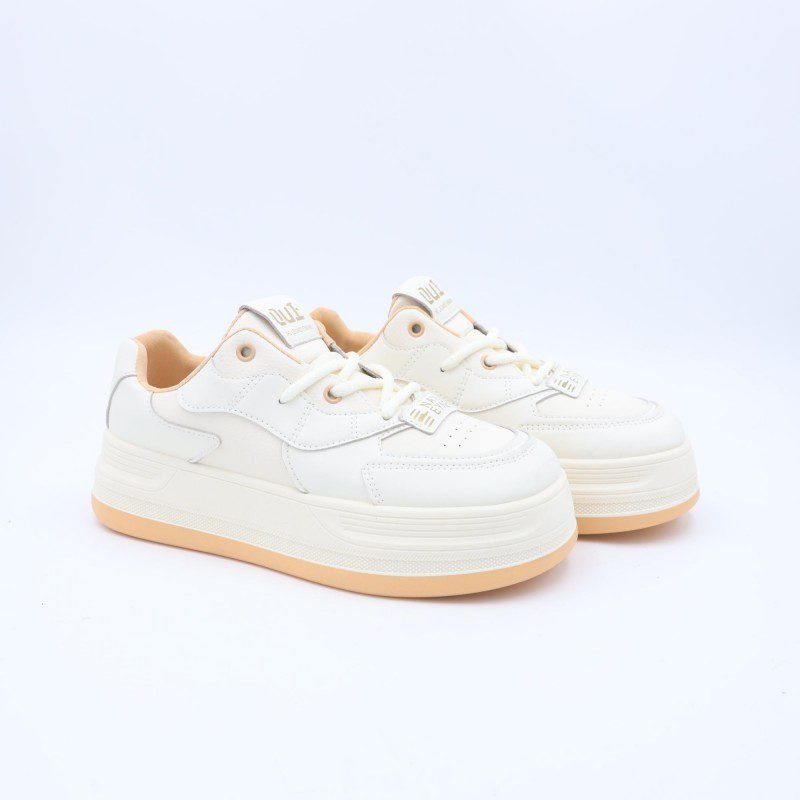 بوت رياضي جلد نعل عريض للنساء لون اوف وايت وبيج