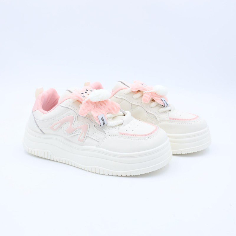 بوت رياضي جلد نعل عريض للنساء لون اوف وايت وزهري