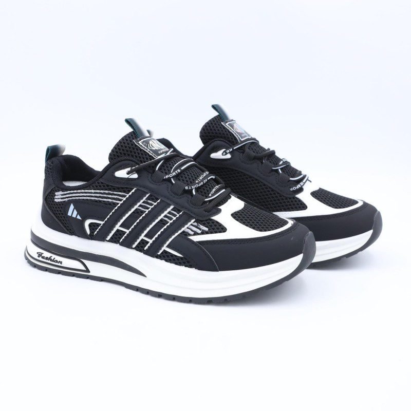 بوت سبورت رجالي لون أسود وابيض