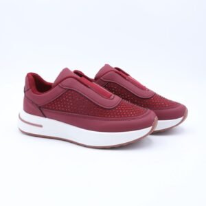 حذاء رياضي بنعل مريح وعملي للنساء لون أحمر