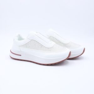 حذاء رياضي بنعل مريح وعملي للنساء لون ابيض