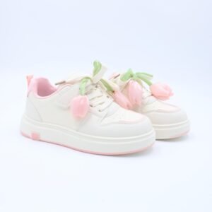 حذاء رياضي للأطفال لون بيج وزهري