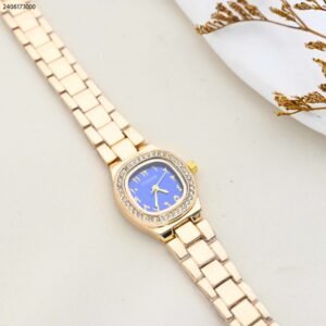 ساعة نسائية مربعة مع حزام معدني لون ذهبي