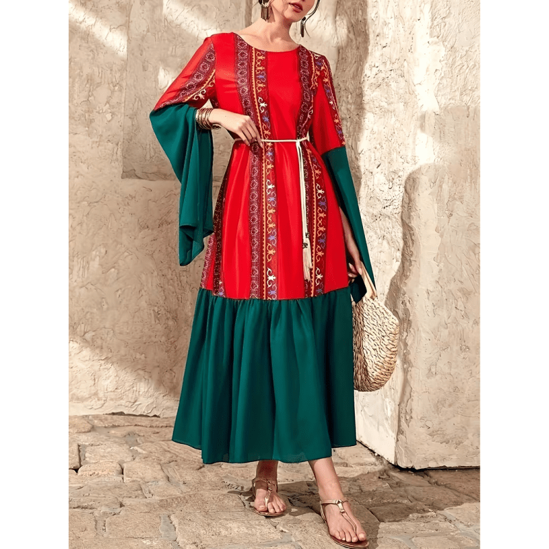 فستان بتصميم تراثي لون أحمر وأخضر