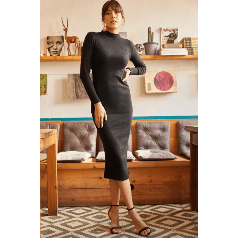 فستان ستاتي أسود طويل