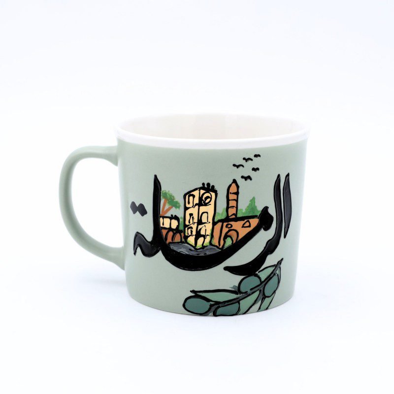 مج بتصميم تراثي الرمله حجم 250 مل لون اخضر ( رسم يدوي )